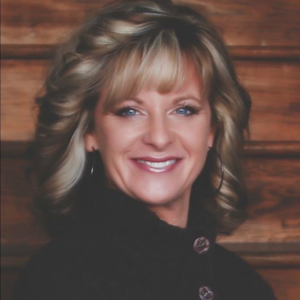 Meet your Posher, Christy